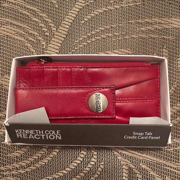 Mini Red Kenneth Cole Reaction Purse - Picture 1 of 1